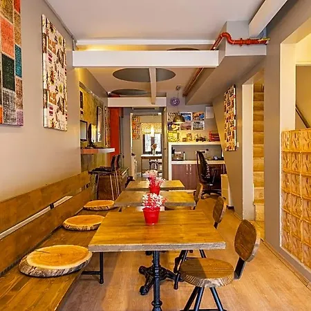 ホテル Taksim Alya